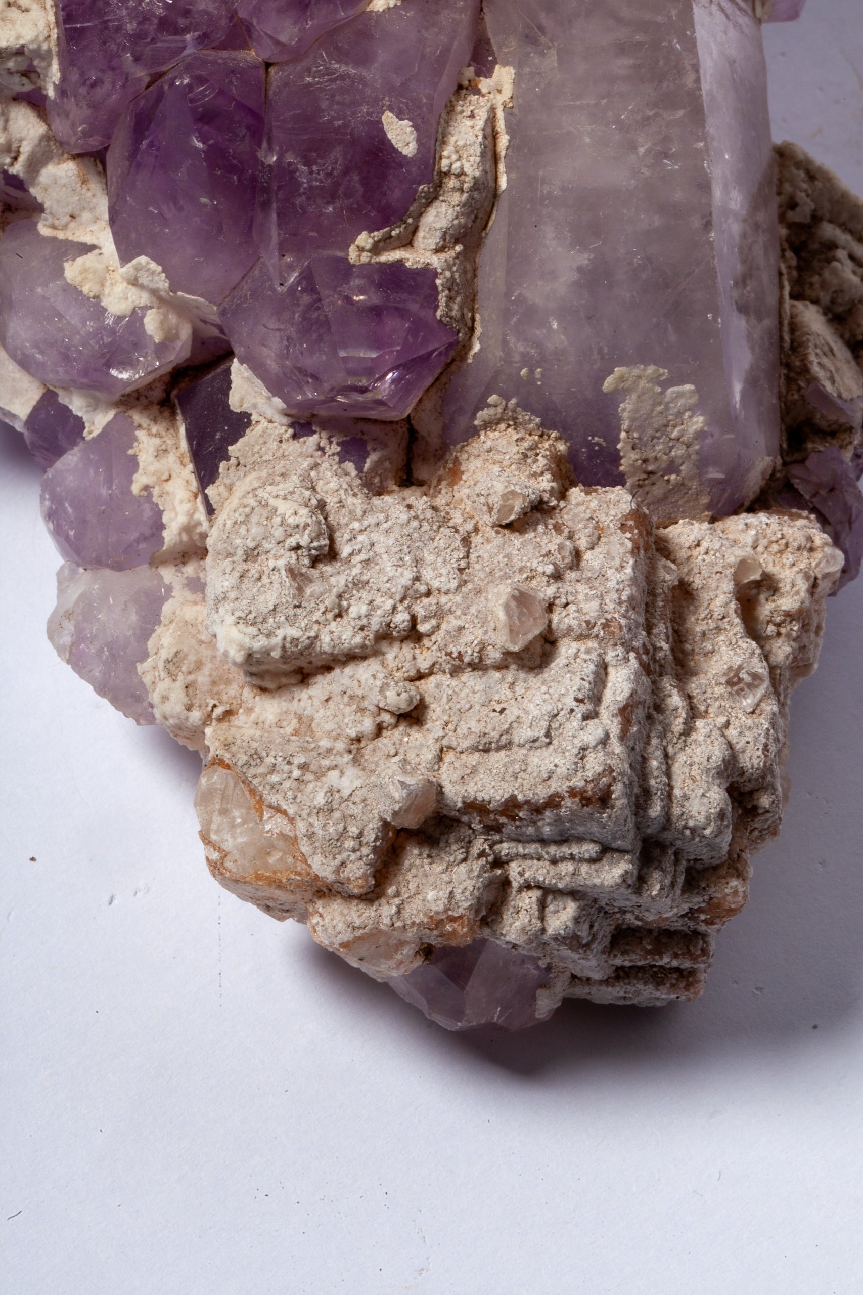 Ametista di Osilo Naturale – Cristalli Viola su Matrice Calcarea