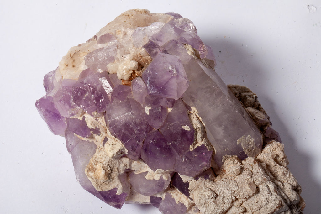 Ametista di Osilo Naturale – Cristalli Viola su Matrice Calcarea
