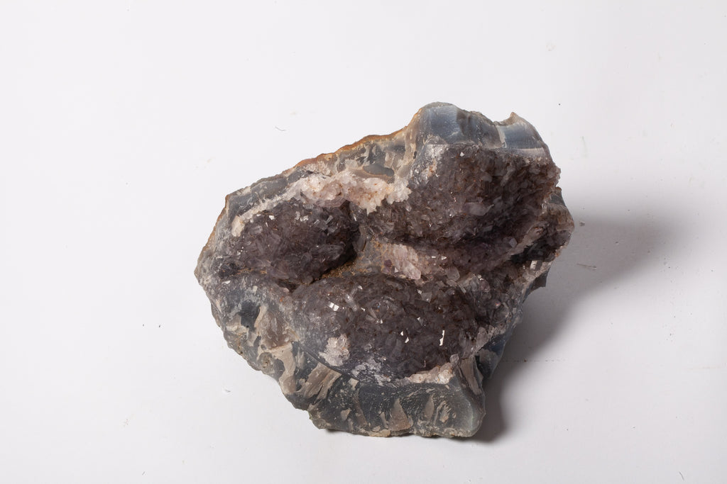 Ametista Cristallina Naturale – Drusa Profonda con Cavità Multiple