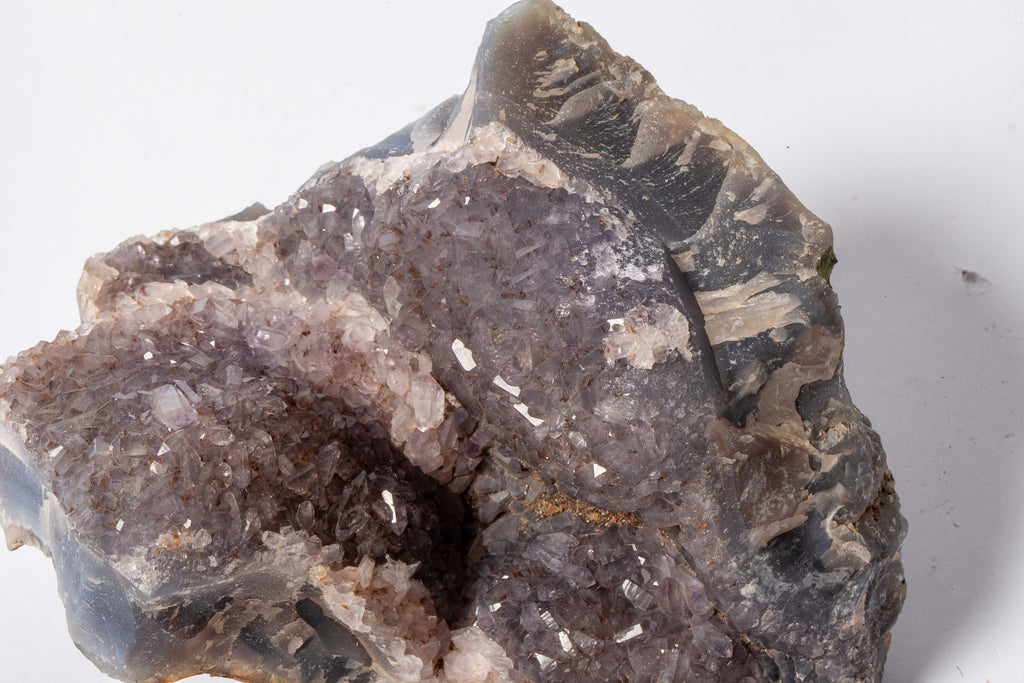 Ametista Cristallina Naturale – Drusa Profonda con Cavità Multiple