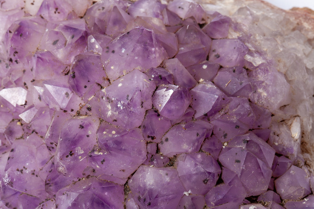 Cluster di Ametista su Matrice di Quarzo e Ematite – Pezzo Trifasico