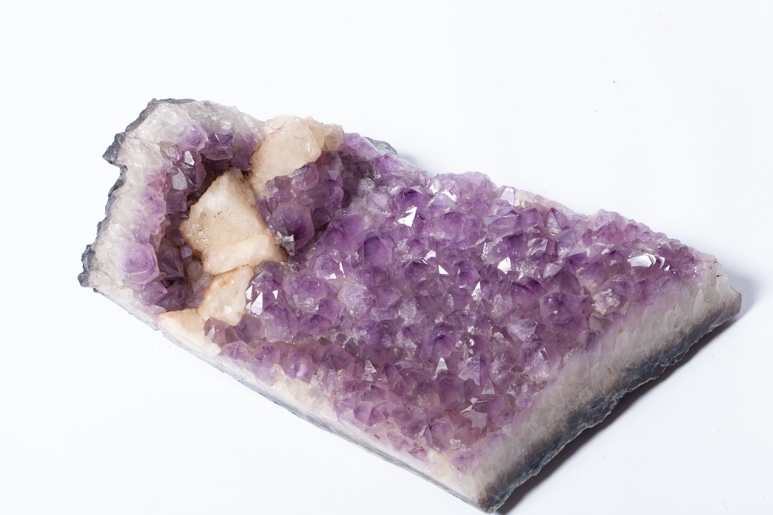 Lastra di Ametista Druzy con Inclusione di Calcite – Viola Intenso