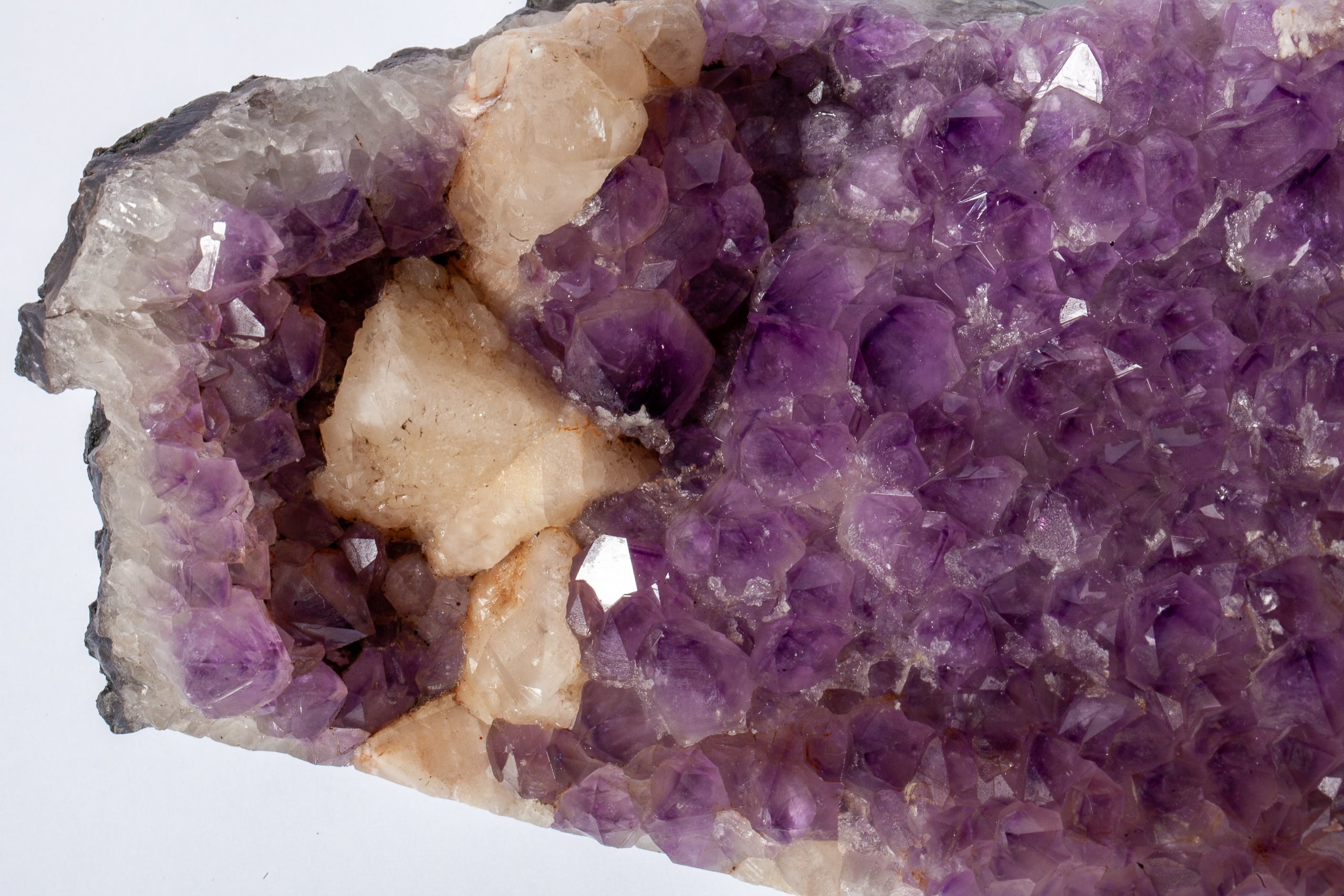 Lastra di Ametista Druzy con Inclusione di Calcite – Viola Intenso