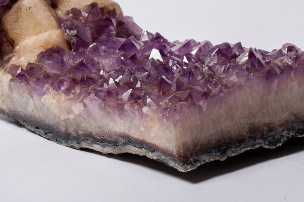 Lastra di Ametista Druzy con Inclusione di Calcite – Viola Intenso