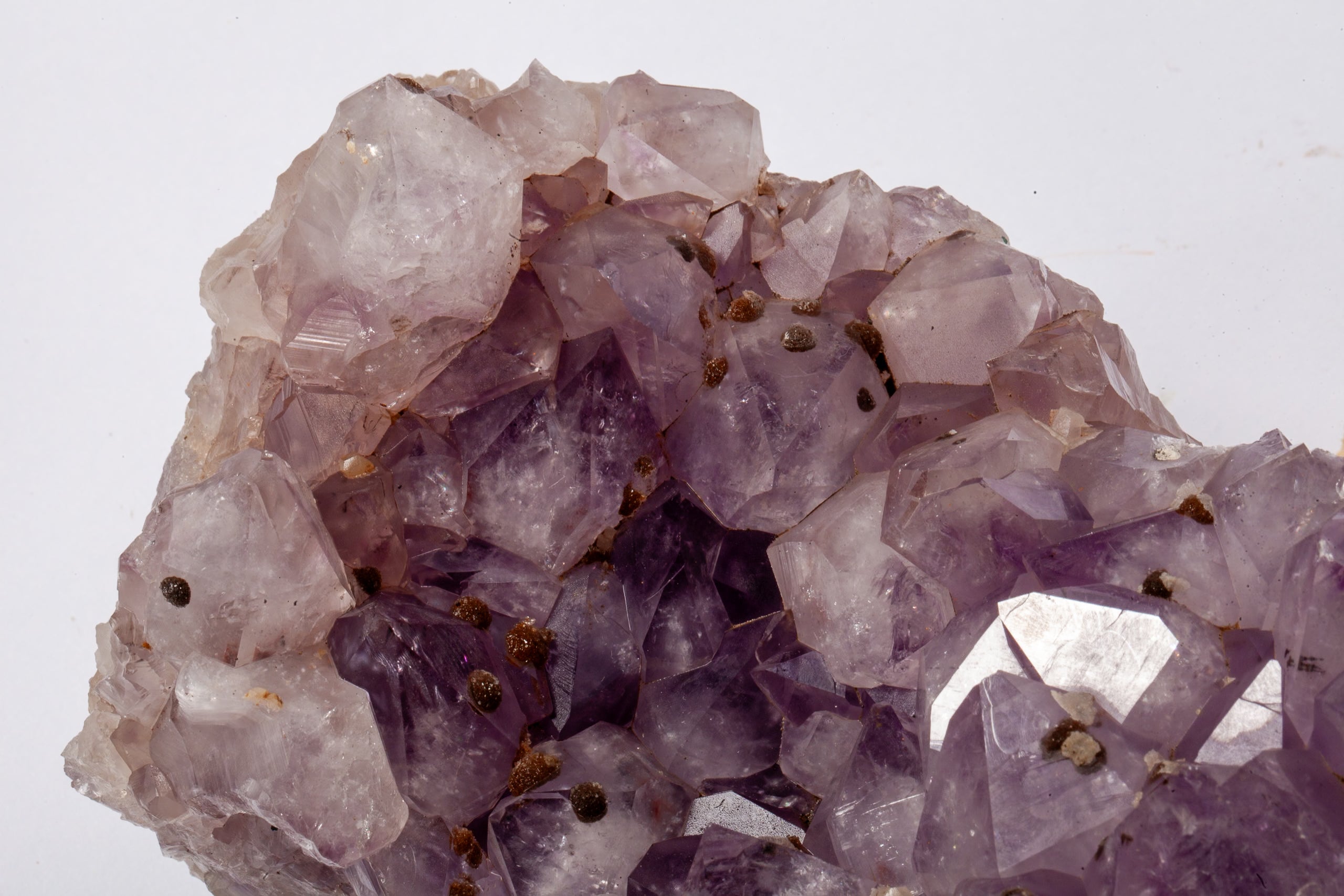 Cluster di Ametista Naturale – Lilla Delicato con Cristalli Trasparenti