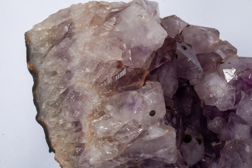 Cluster di Ametista Naturale – Lilla Delicato con Cristalli Trasparenti