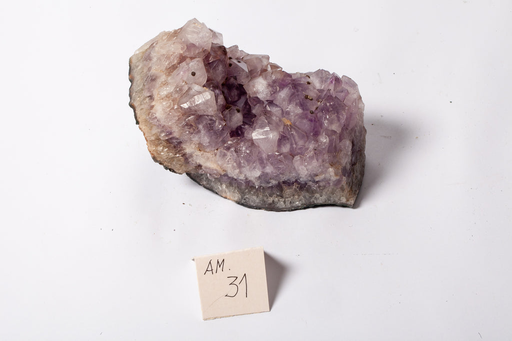 Cluster di Ametista Naturale – Lilla Delicato con Cristalli Trasparenti