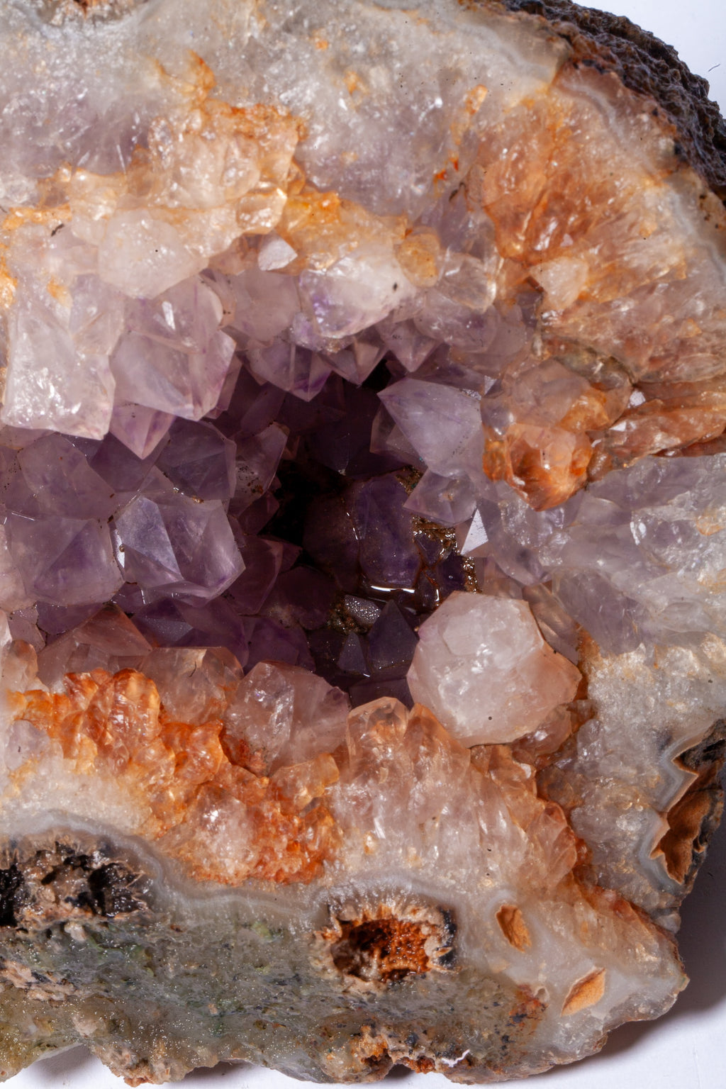 Geode di Ametista con Calcite e Quarzo – Un Universo di Cristalli