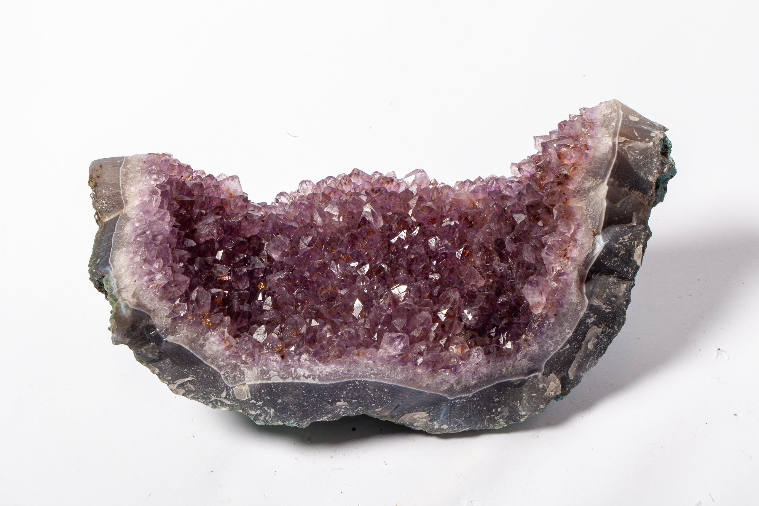 Cluster di Ametista Naturale – Geode a Mezzaluna
